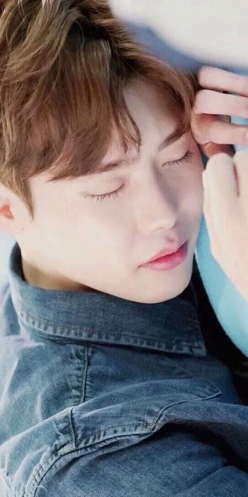 李钟硕二硕哟拼接壁纸