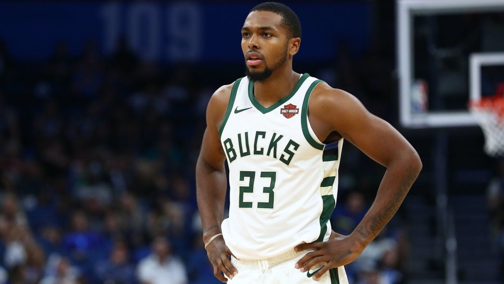 前雄鹿后卫斯特林布朗1年170万加盟火箭