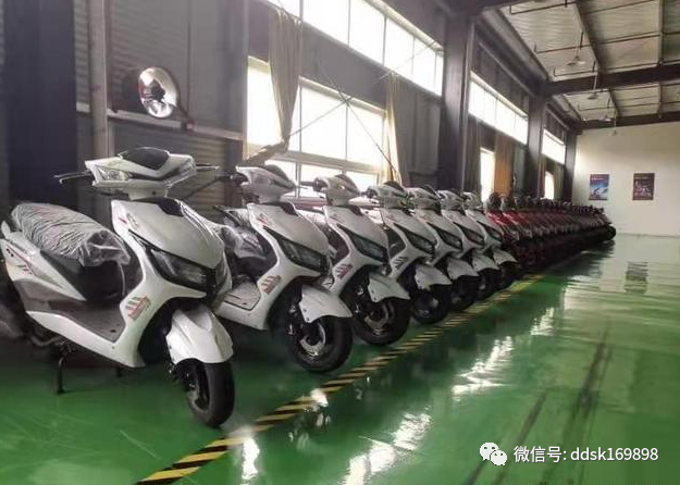 随州产锂电池电动车续航达到160公里锂电池电动车,续航
