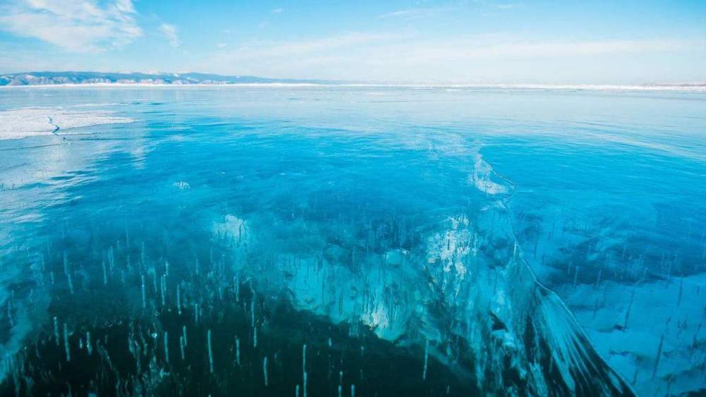 636公里长的淡水湖1620米深世界第一可供50亿人饮用50年