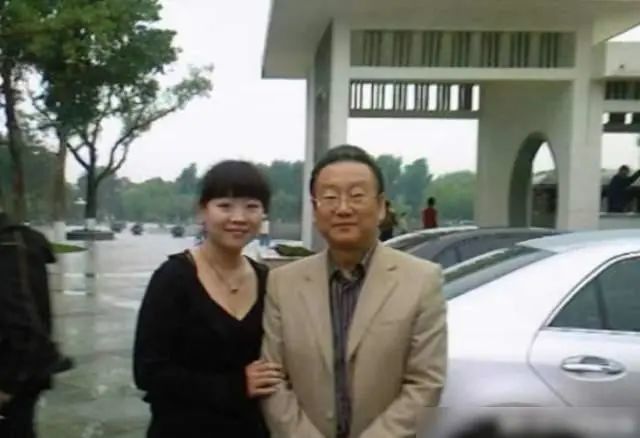 蒋大为夫妇近照老得吓人移居海外花光积蓄被女骗子敲诈90万