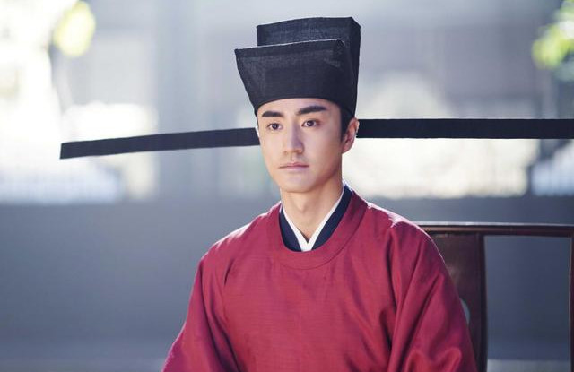 宋朝官员上朝时帽子上为何会有两个长耳朵这个到底是干嘛的