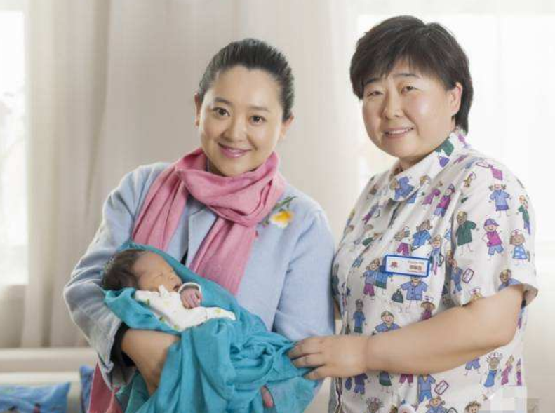 有种高龄妈妈叫月亮姐姐,39岁怀孕3个月没下地,母爱如此伟大_腾讯新闻