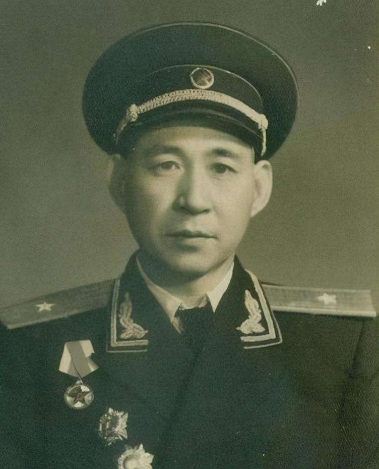 1955年授衔,为何师长既有少将也有大校