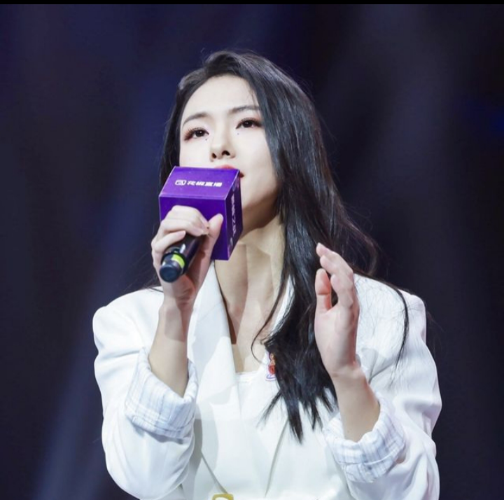 众所周知@周辛m娜(花椒id100103)很少参加比赛