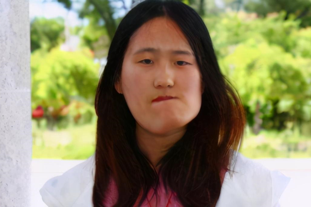 歪脸女孩赵宏秋受资助变身女神舍弃百万年薪支教西藏