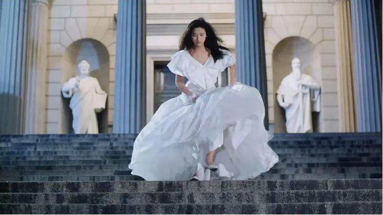 天若有情巅峰期的刘德华和吴倩莲多图详解30年前的审美