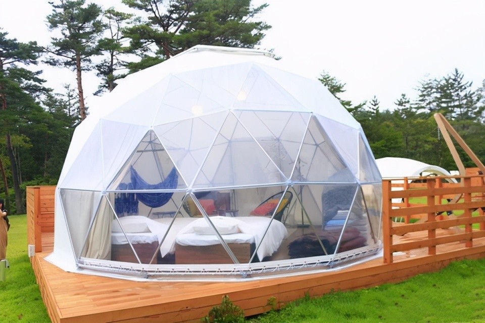 如今流行球形阳光房邻居都说不算违建可惜我家没有院子