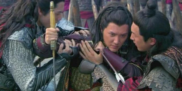 所以便决定要将皇位传给养子,朱温的次子朱友珪自然不甘心,他进宫后