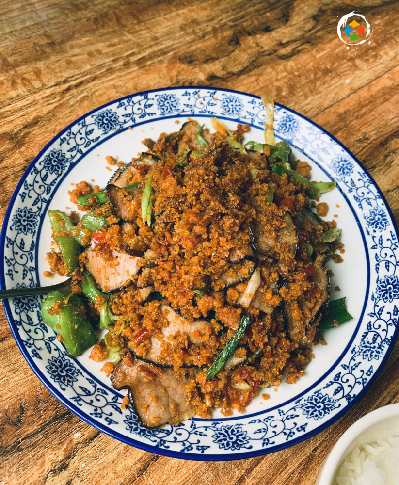 渣海椒配洋芋饭在重庆熙街遇见家乡味道满满的农家特色