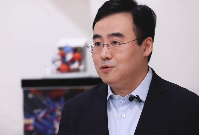 而最近,b站曾经的一哥12dora重返b站,直播间还没开播