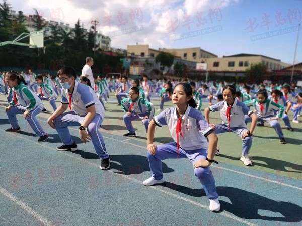 青岛智荣中学高明图片