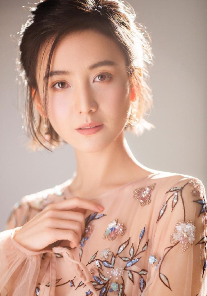 超美陆怡璇:第6902期时尚潮流美图欣赏
