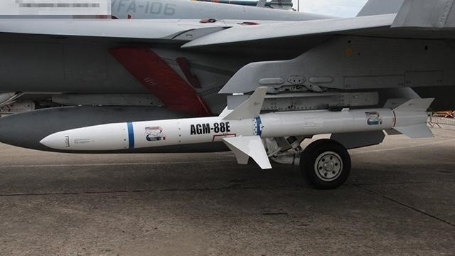 图2 新一代反辐射导弹agm-88e(图片来自网络)海湾战争中,多国部队