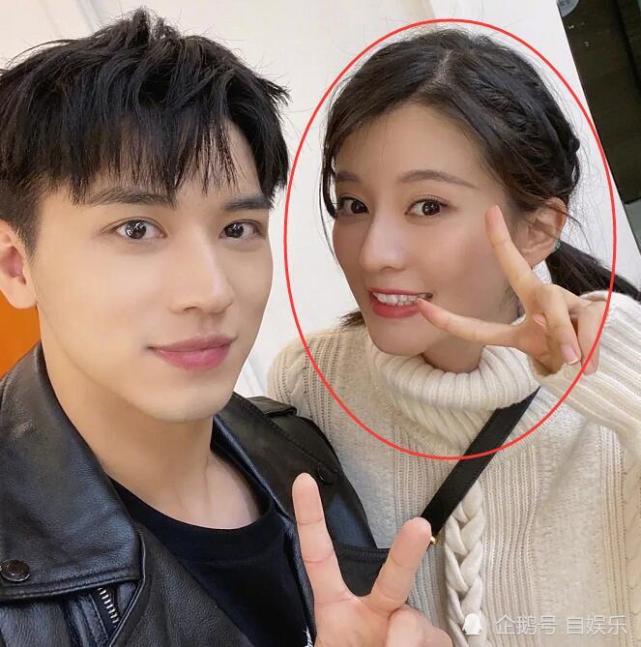 肖战空降下一期的快本?整张脸被打码,手却暴露了一切