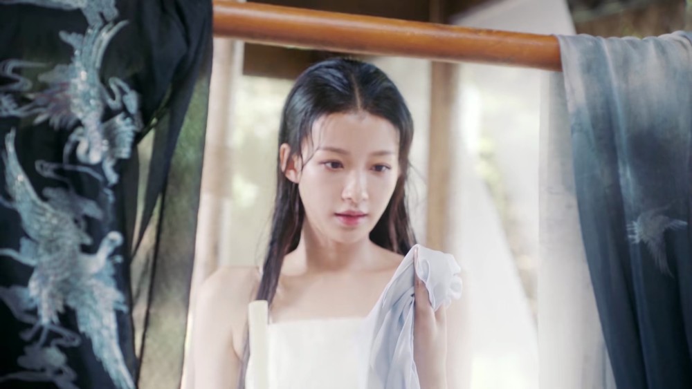 《今夕何夕》女主终身不死,一出场就仙气飘飘,孙怡出浴图美呆了_腾讯