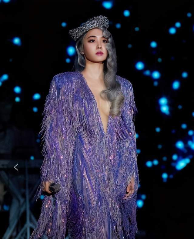 蔡依林高雄演唱会上喊话40岁是个很棒的年纪依然单身不将就