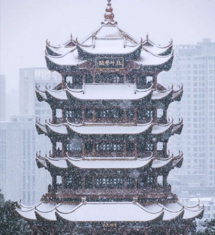 冷空气发威武汉终于迎来冬天第一场大雪