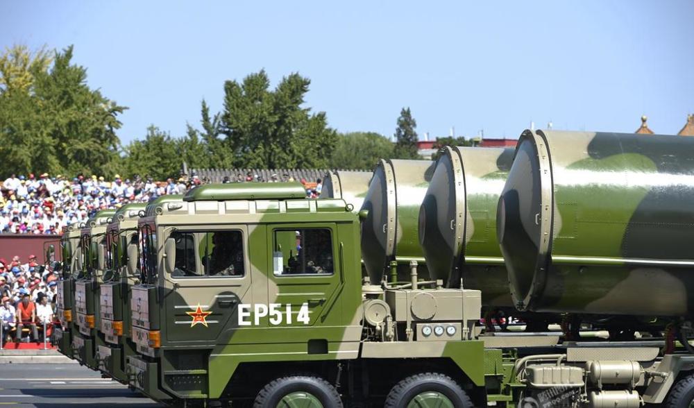 自从df-41战略核导弹在国庆阅兵式上正式亮相后,关于它是否存在的争论