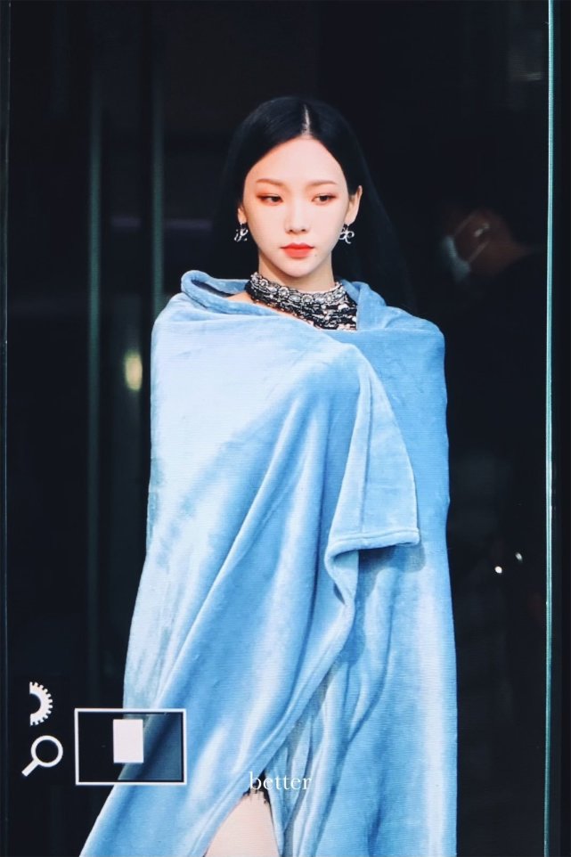 Aespa上班图 柳智敏被赞ai美女 宁宁脸小 Winter不愧是门面 柳智敏 Aespa 宁宁