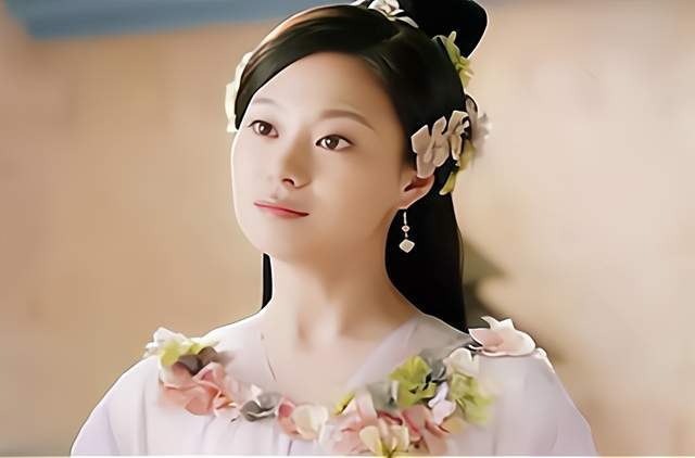 步生莲 成玉人选曝光 王汀 袁雨萱皆落选 选定人气小花的她 王汀 三生三世十里桃花 步生莲 袁雨萱 成玉