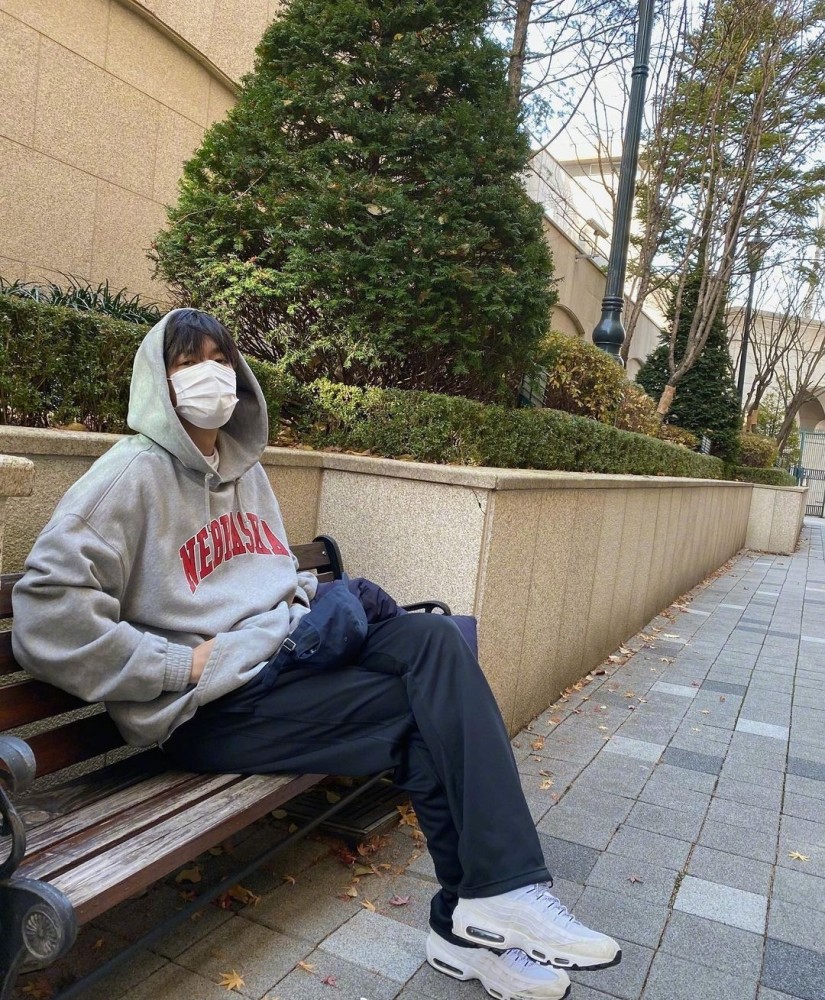 33岁李敏镐也太逆龄了吧!穿卫衣现身街头像20岁人,网友:爷青回