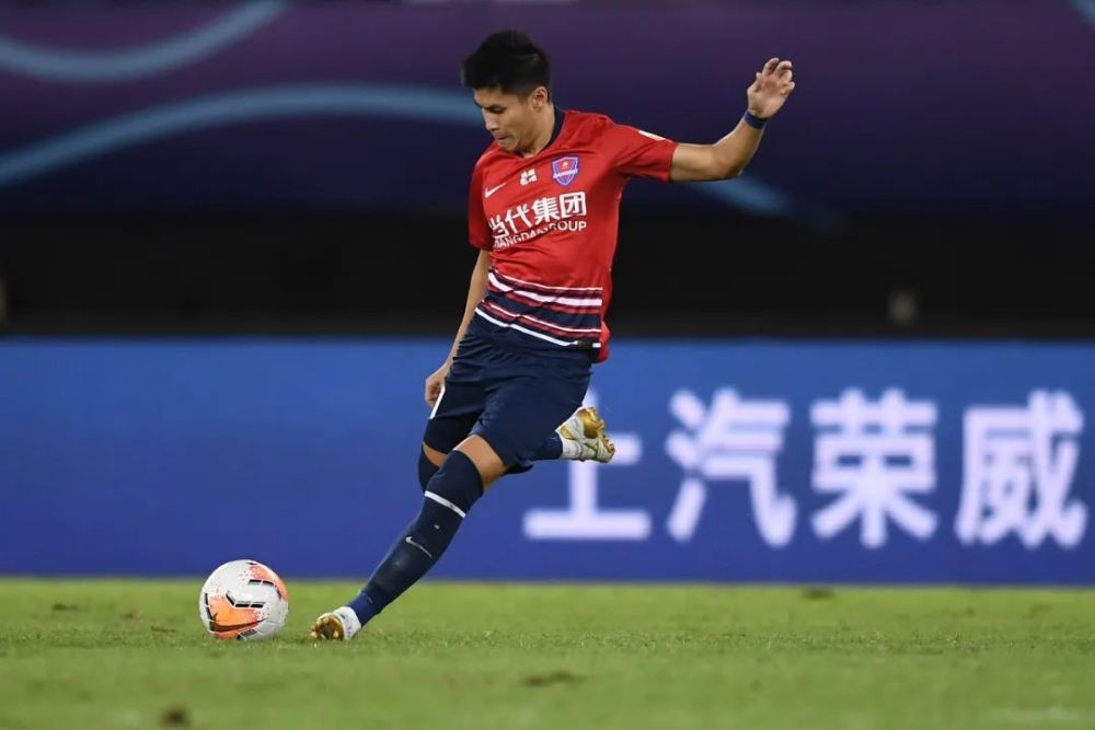 重庆当代官方数据回顾2020赛季进球效率有提升阿德里安是大腿