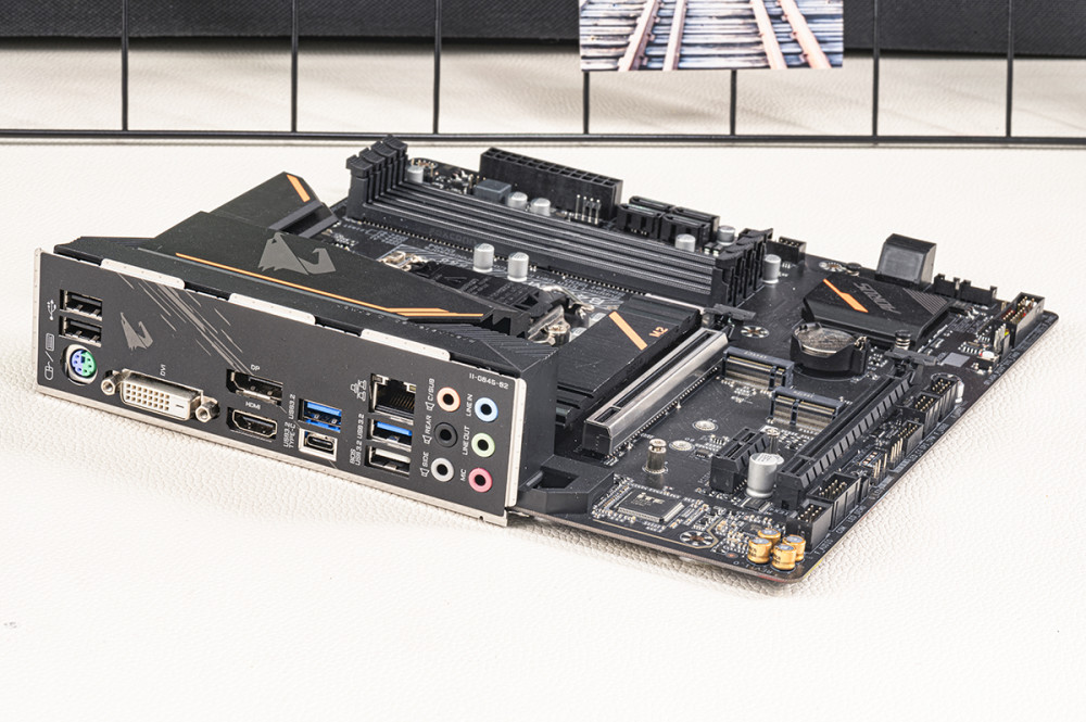 玩转8k视频技嘉b460m小雕八核十六线程i7