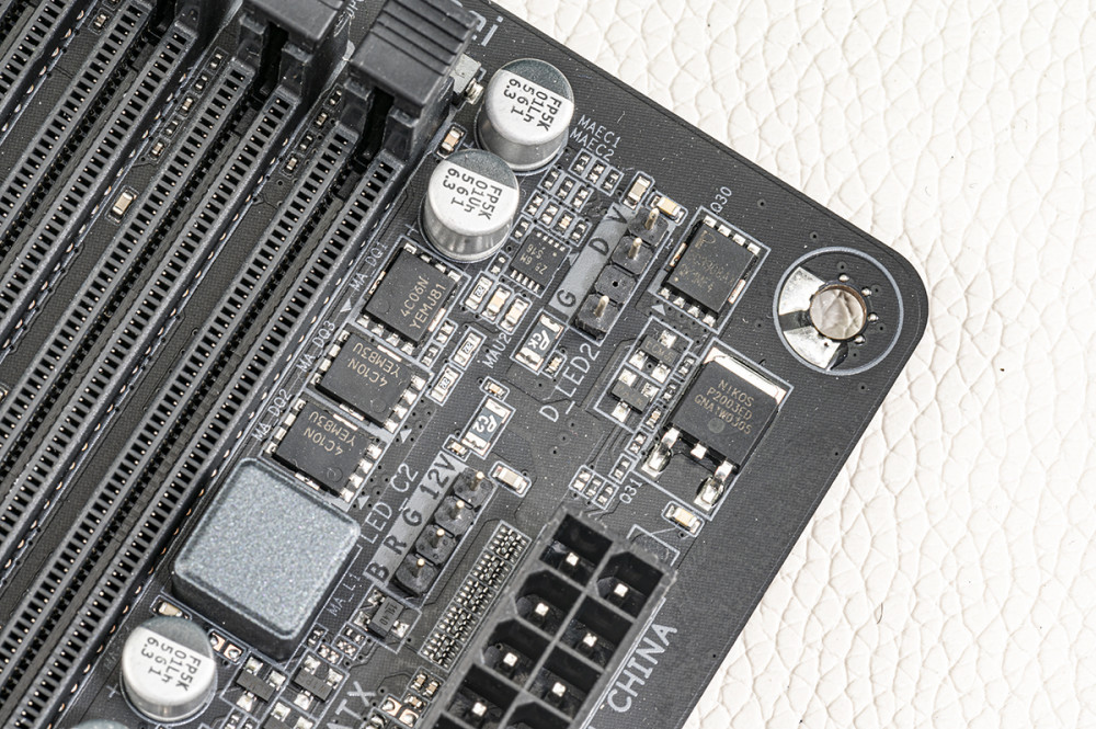 玩转8k视频技嘉b460m小雕八核十六线程i7