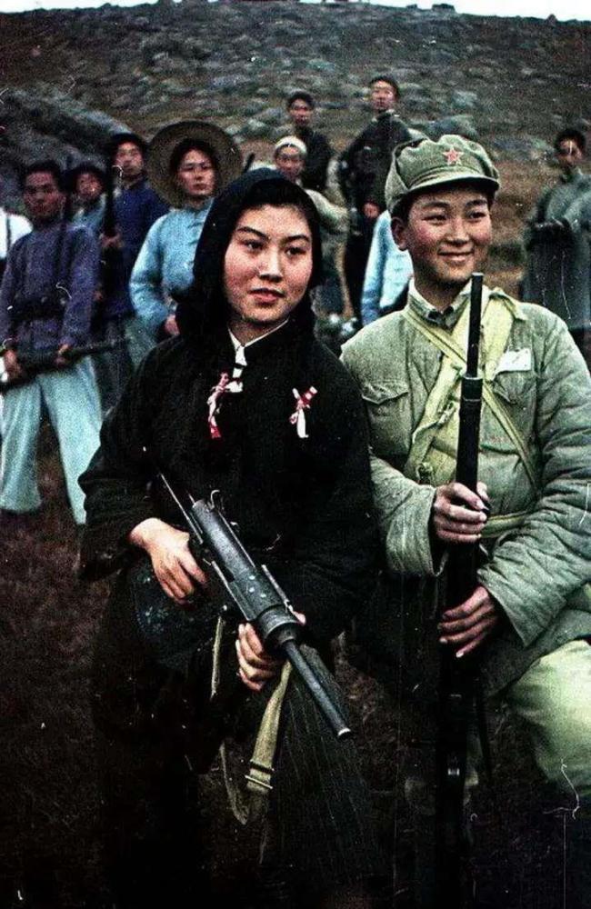孟良崮战役前张灵甫对一组照片不以为然记者哀叹74师必败