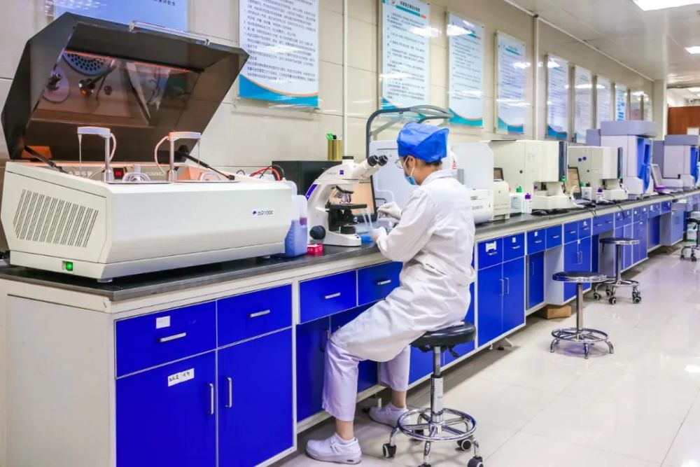 抽血化验到底有哪些呢带您探秘燕达医院医学检验科