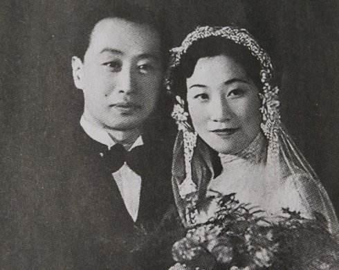 在马连良18岁那年,他的父母做主为他聘了一个妻子叫王慧如.