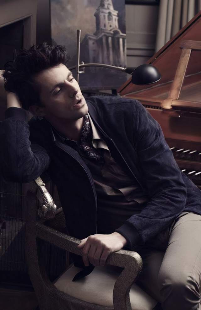 英国最禁欲魅惑男演员?和妮可基德曼热吻,脸叔为他痴狂自杀_腾讯新闻