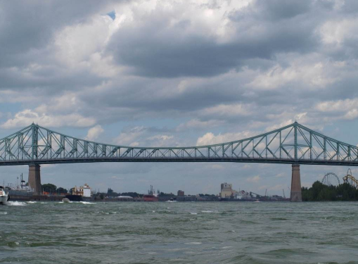 世界上桥跨最长的悬臂桥史上的最快工程剪彩当天竟发生