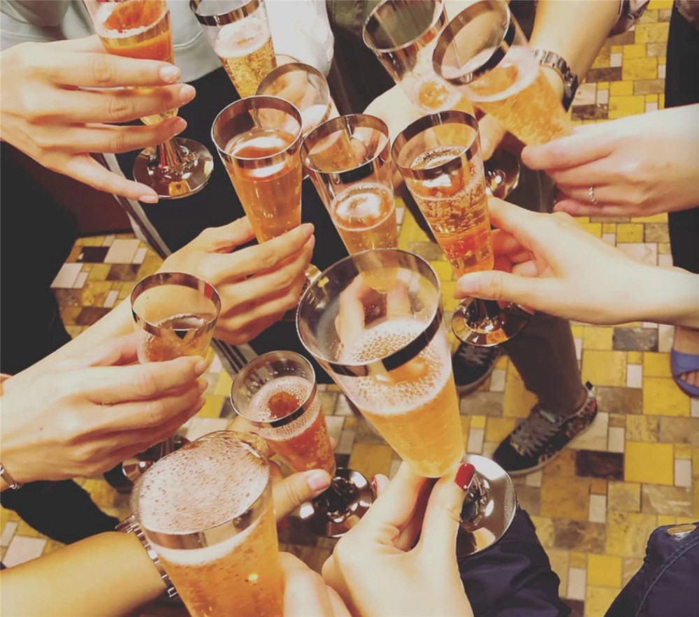 误把甲醇当乙醇这个家庭开狂欢派对喝死7人喝酒比命还重要