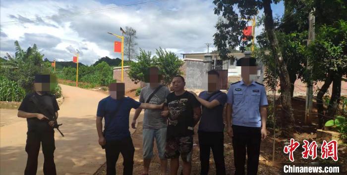 黑老大案跨国追逃记