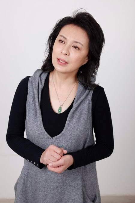 她是国家一级演员,为人处事低调,43年零绯闻,丈夫身份不简单_腾讯新闻