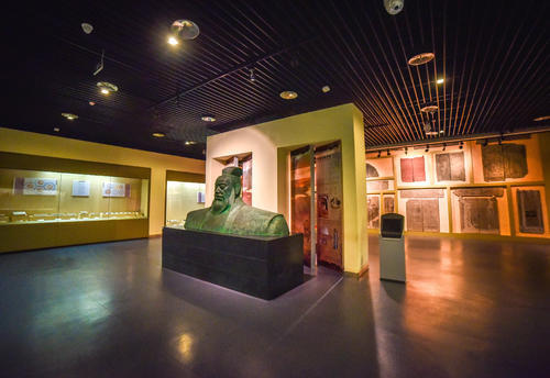 曹操事业的首位规划师毛玠,主意虽馊,人却正直,结局怎样?_腾讯新闻