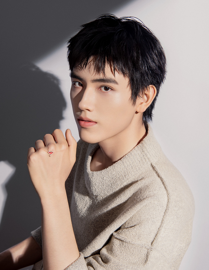 皓衣行最新花絮曝光陈飞宇耍罗云熙发带公开撒糖好欢乐