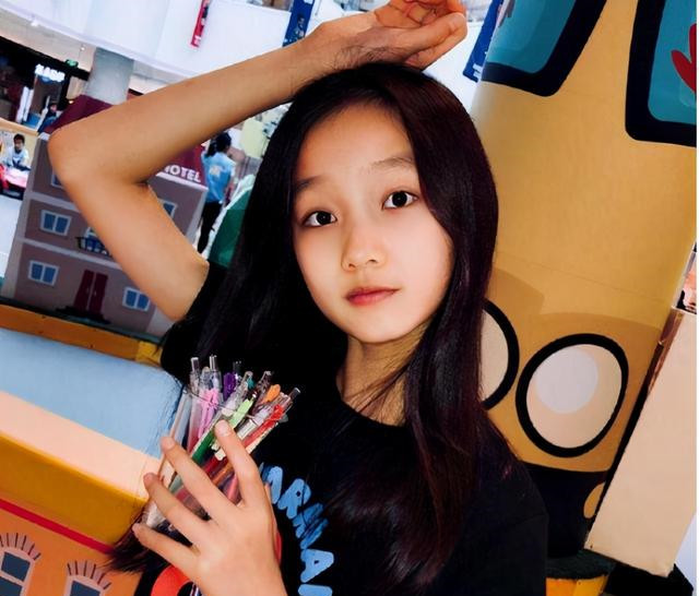 在今年12岁的纪姿含再一次出演影视剧,该剧中由蒋雯丽,张丰毅等实力派