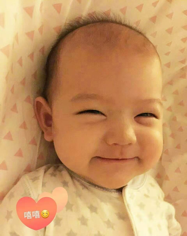 张梓琳23岁戴上世姐王冠29岁嫁高富帅女儿也有双大长腿