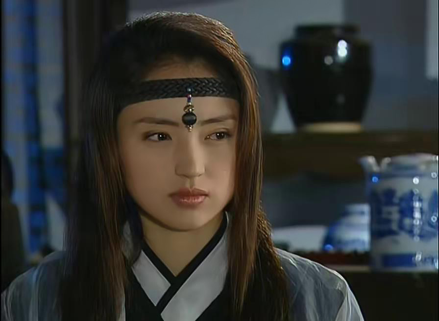 雪花女神龙上官燕为什么不选欧阳明月而爱上黑脸鬼见愁