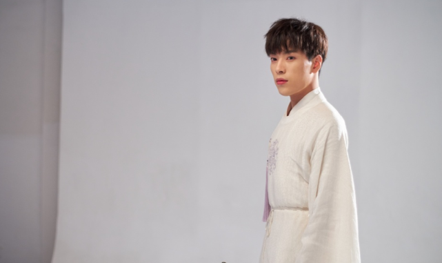 陈腾跃喊肖战粉丝还人情因看狼殿下太火想借人气宣传自己新剧