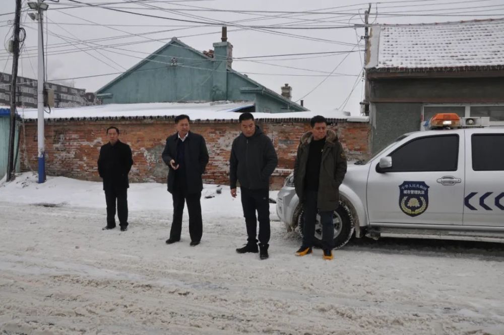 梨树县孤家子镇浴雪奋战36小时后