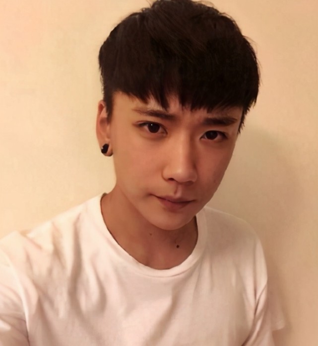 《变形计》他曾自称黑帮老大,对父母拳脚相向,如今变"宠妻魔"