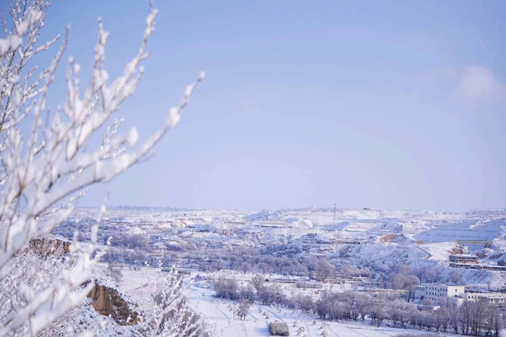 一下雪陕北就变成了北国冰雪世界美极了