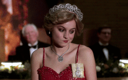 等,等,等了三季,戴安娜终于在《王冠》中出场了