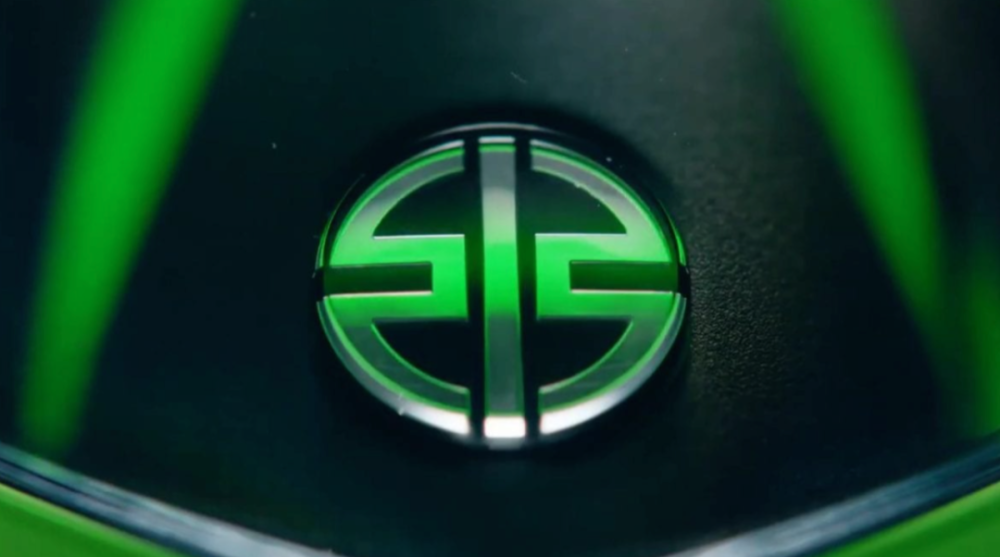 车头的位置也打上了川崎重工的logo,跟h2系列保持了一致.