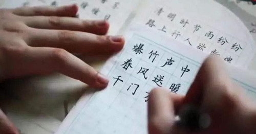 英国学者 中国汉字有3个致命缺陷 与字母文字无法相比 为何