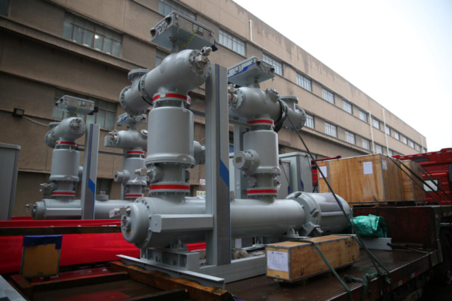 平高集团252千伏高速开断技术gis设备发运_腾讯新闻